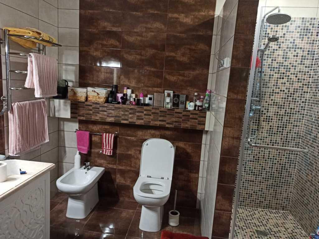 Будинок — Яківці