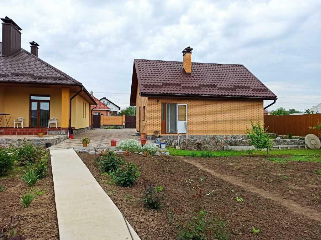 Будинок — Яківці