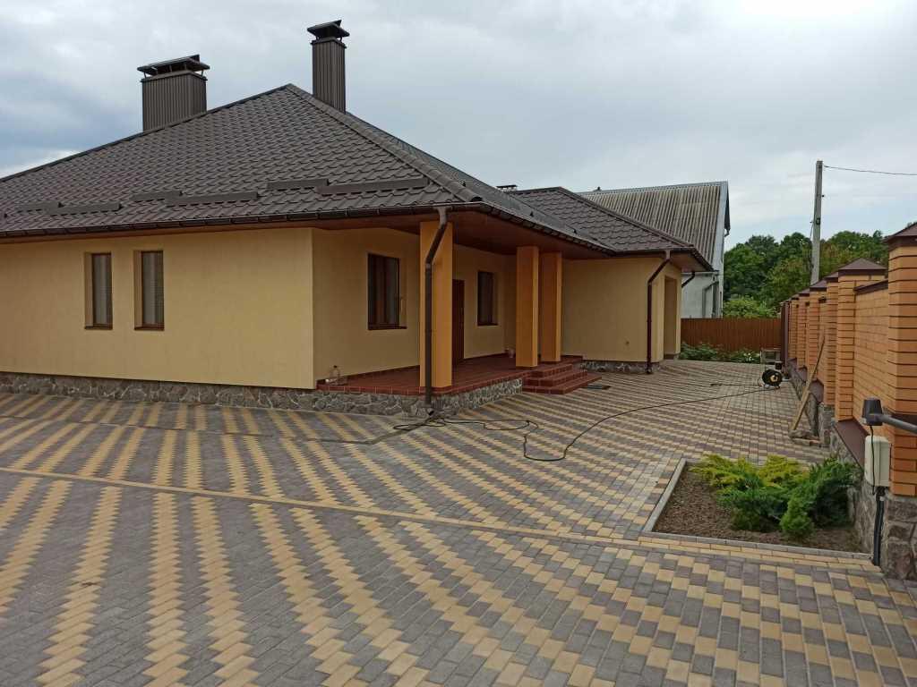 Будинок — Яківці