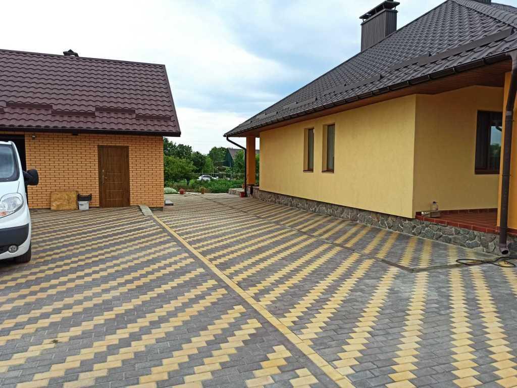 Будинок — Яківці
