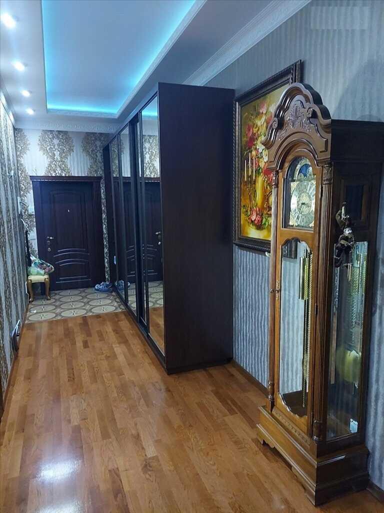 Квартира · 2 кімнати — Центр
