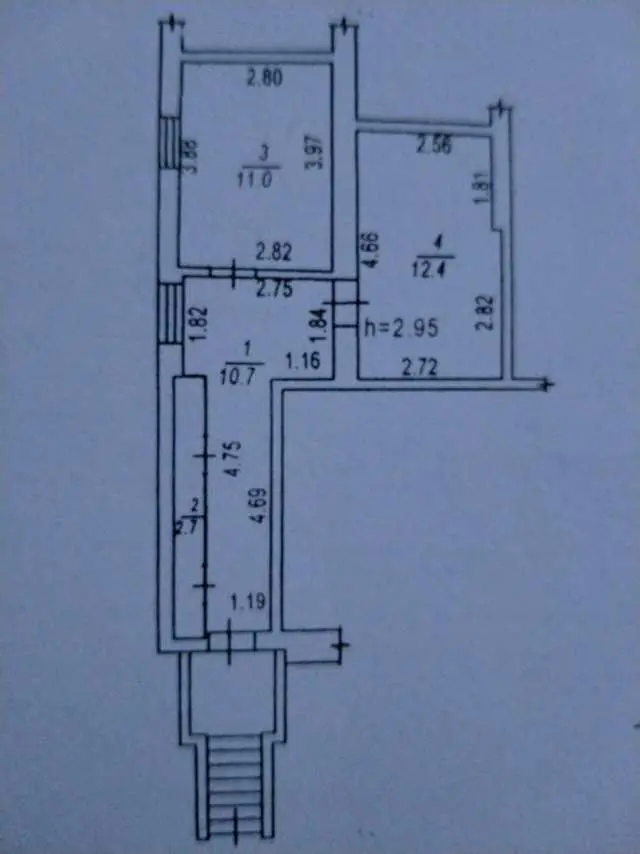 Квартира · 4+ кімнати