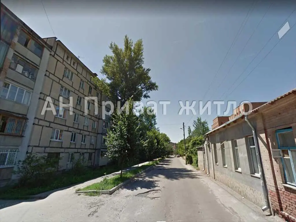Квартира · 4+ кімнати