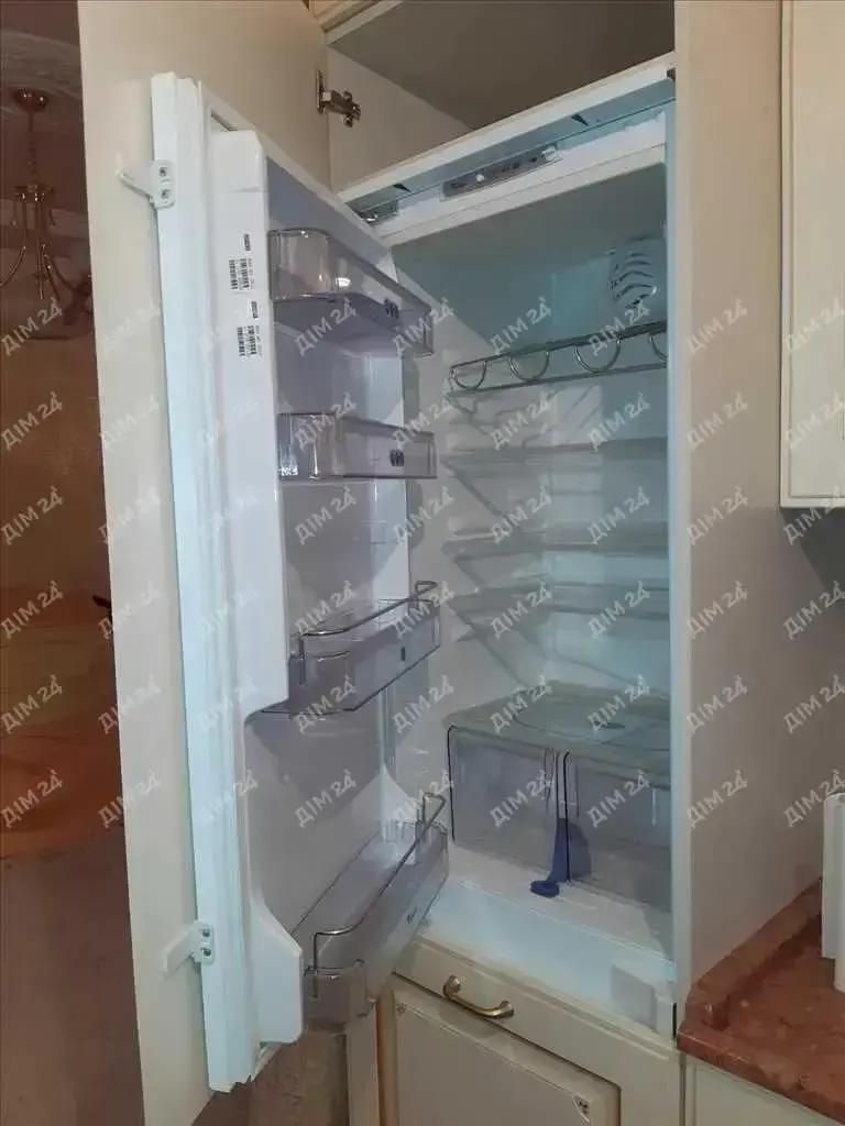 Квартира · 3 кімнати — Центр