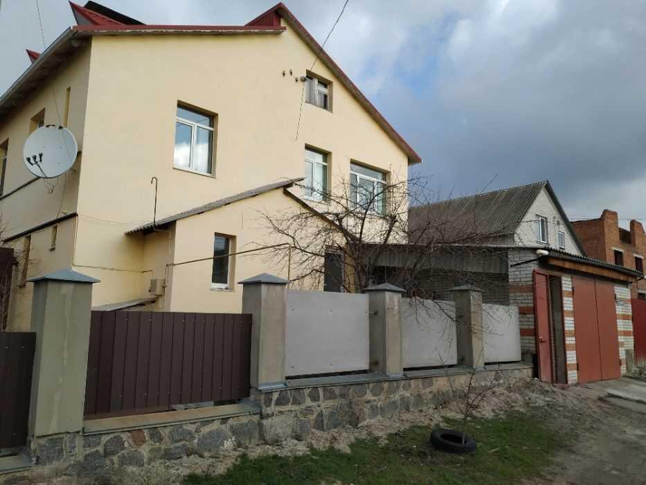 Будинок — Лісок