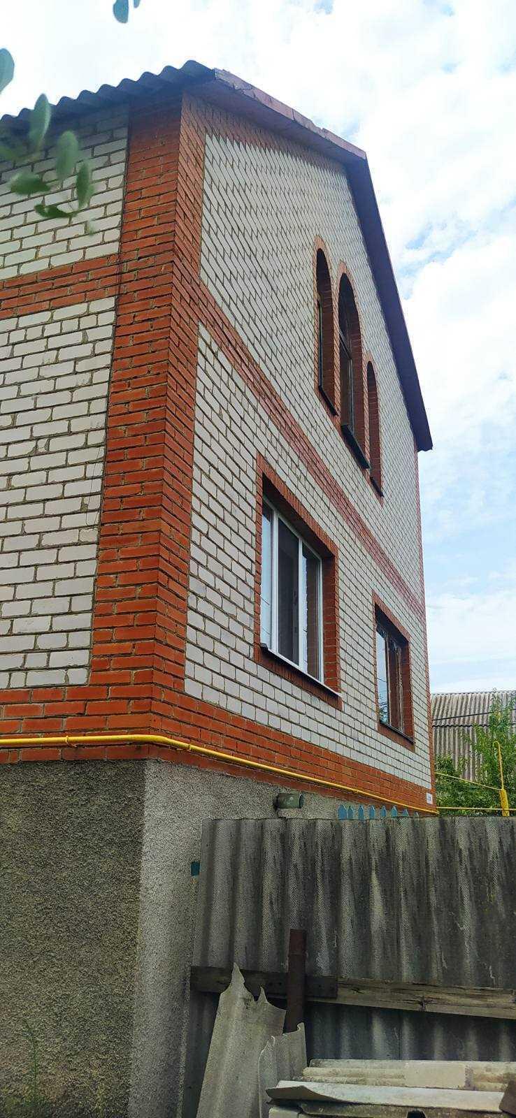 Будинок — Лісок
