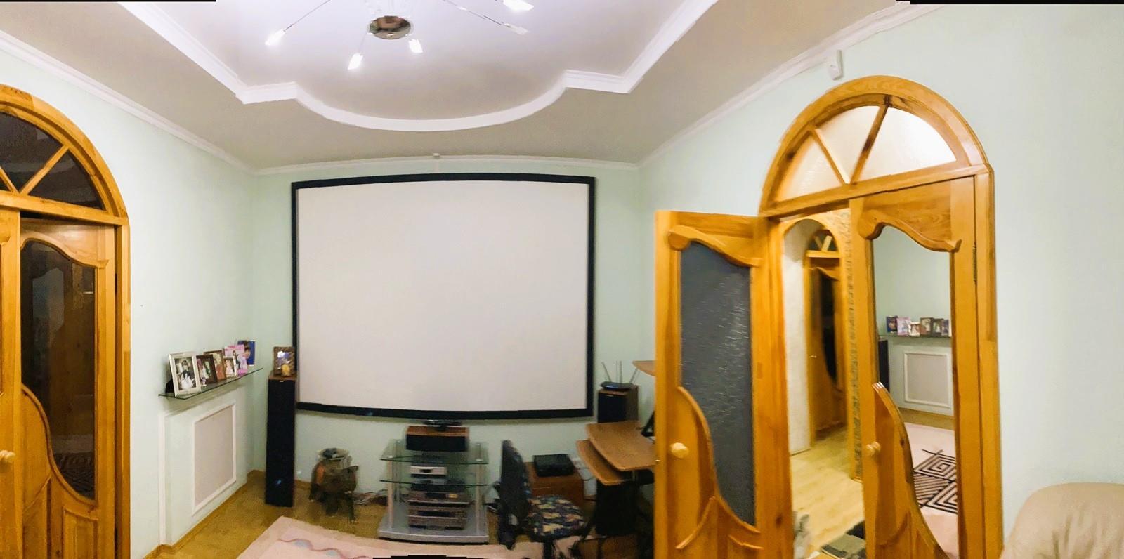 Квартира · 4+ кімнати