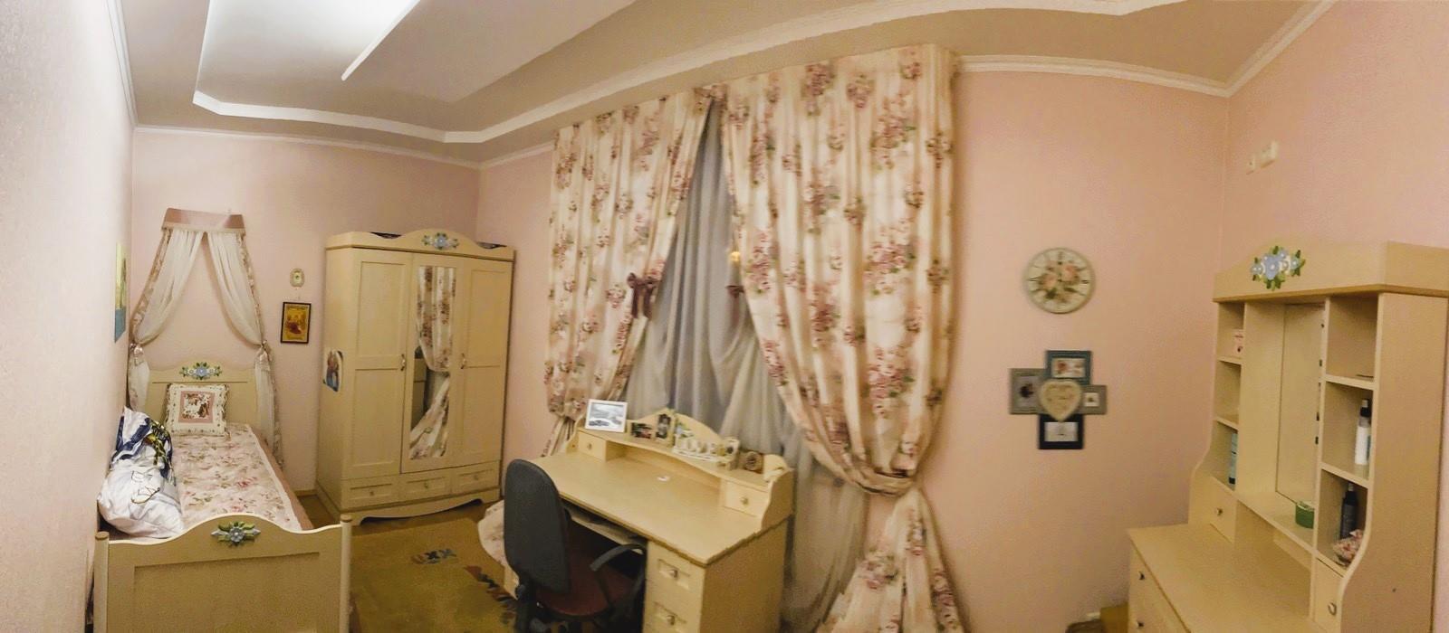 Квартира · 4+ кімнати — Центр
