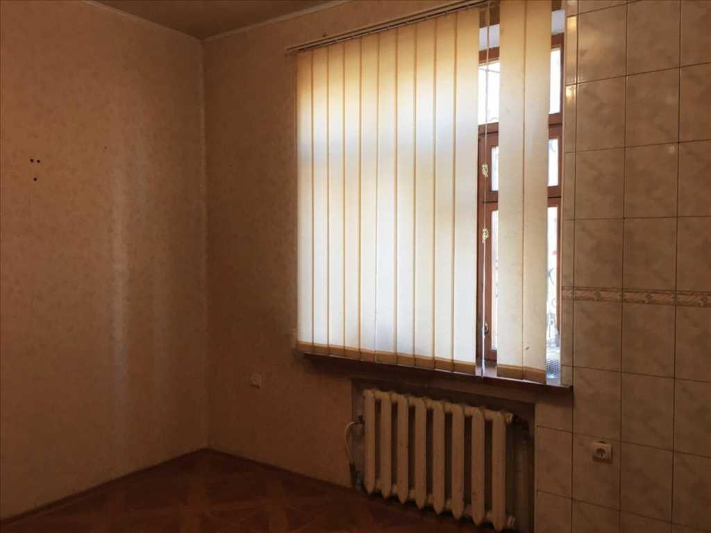 Квартира · 3 кімнати — Центр