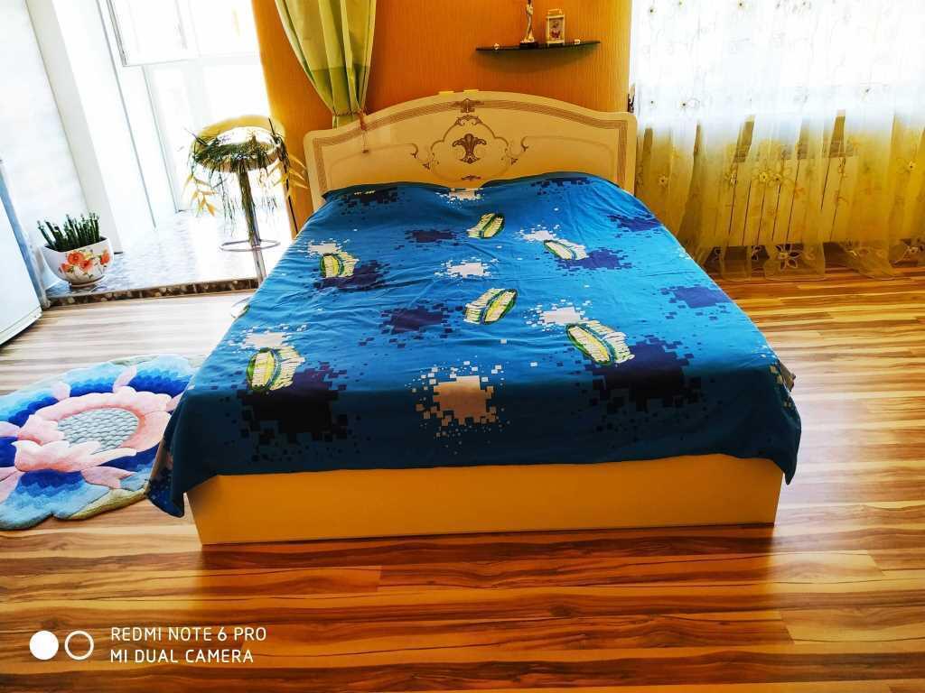 Квартира · 3 кімнати — Центр