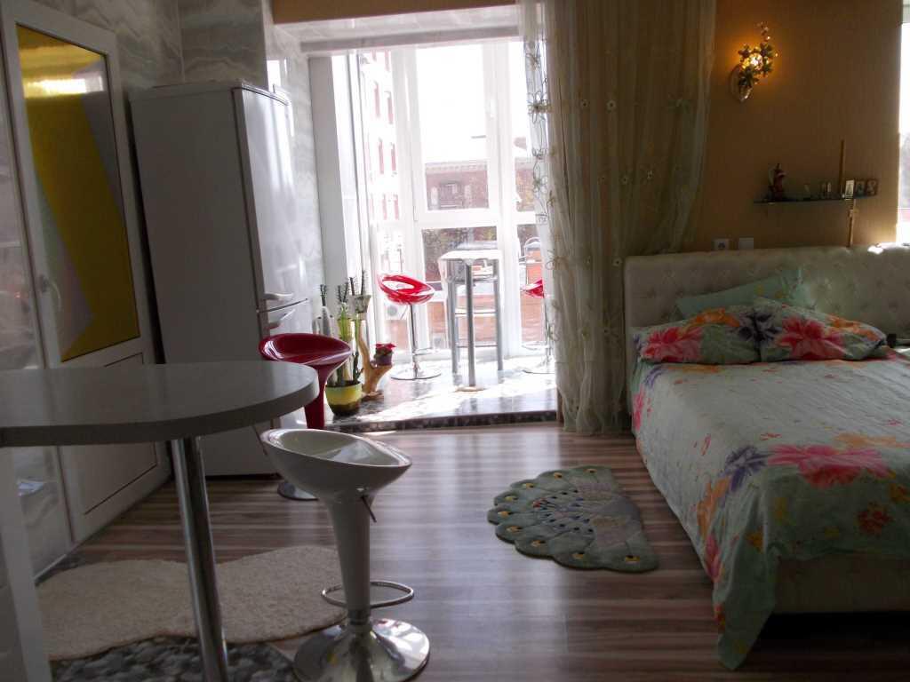 Квартира · 3 кімнати — Центр