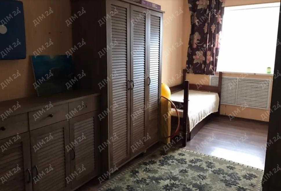 Квартира · 3 кімнати — Центр