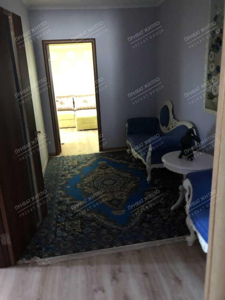 Квартира · 3 кімнати — Центр