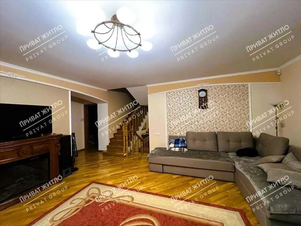 Будинок — Монастирська Гора