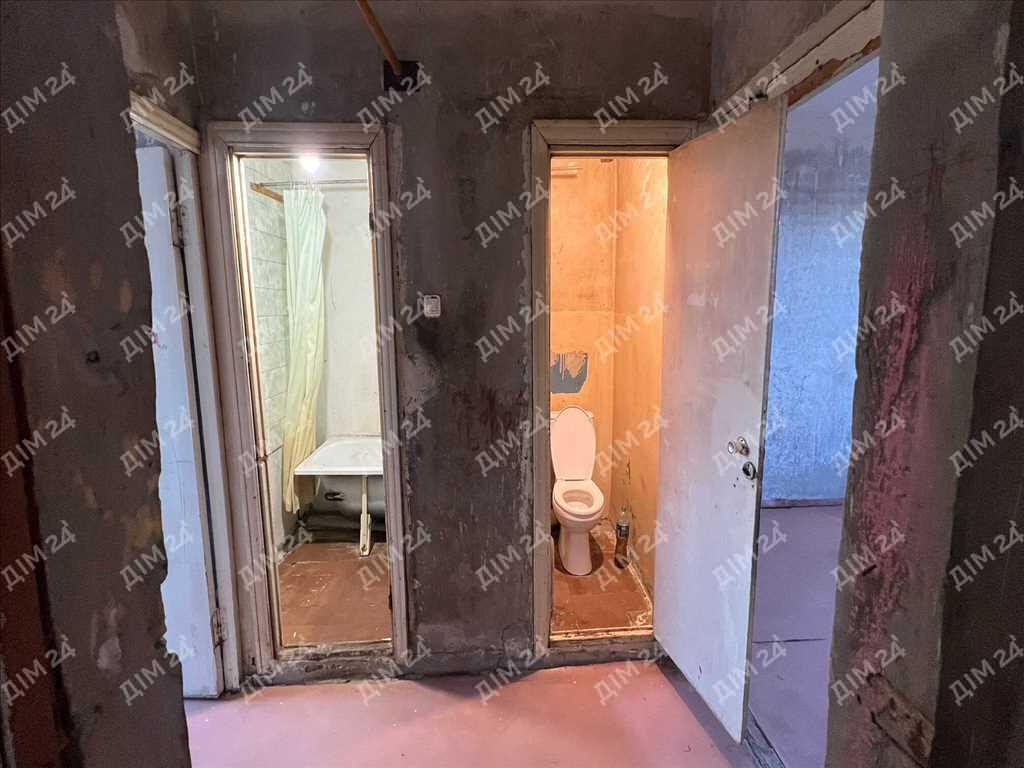 Квартира · 4+ кімнати — Левада