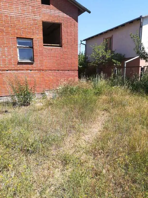 Будинок — Лісок