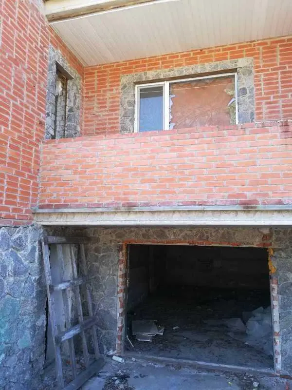 Будинок — Лісок