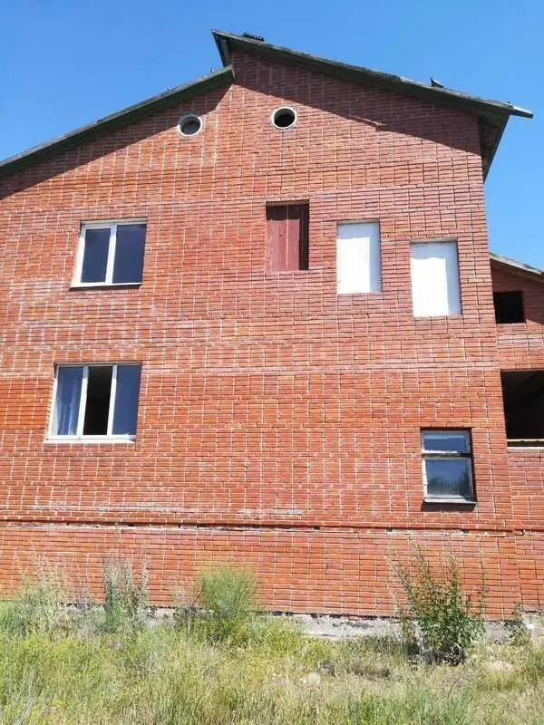 Будинок — Лісок