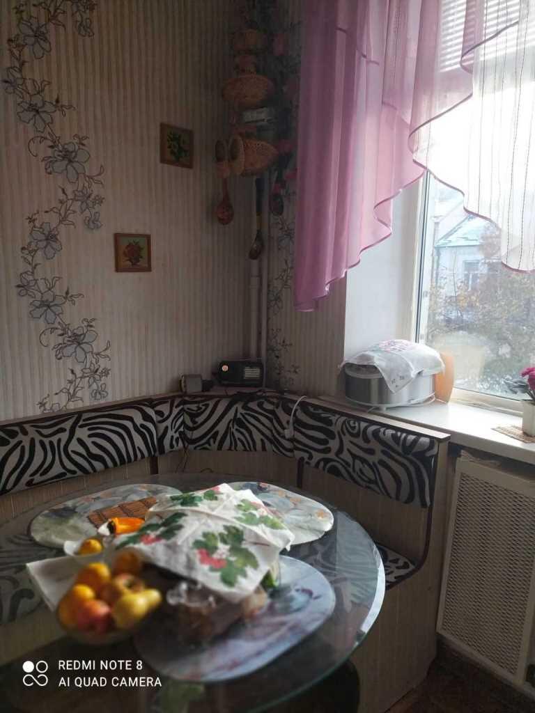 Квартира · 3 кімнати — Центр