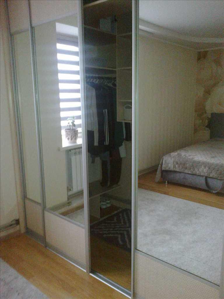 Квартира · 4+ кімнати