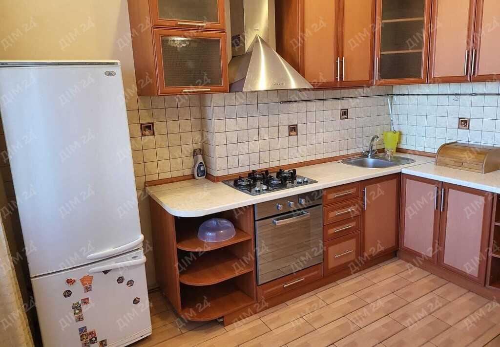 Квартира · 3 кімнати — Центр