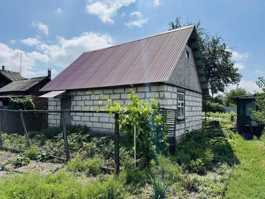Будинок — Лісок