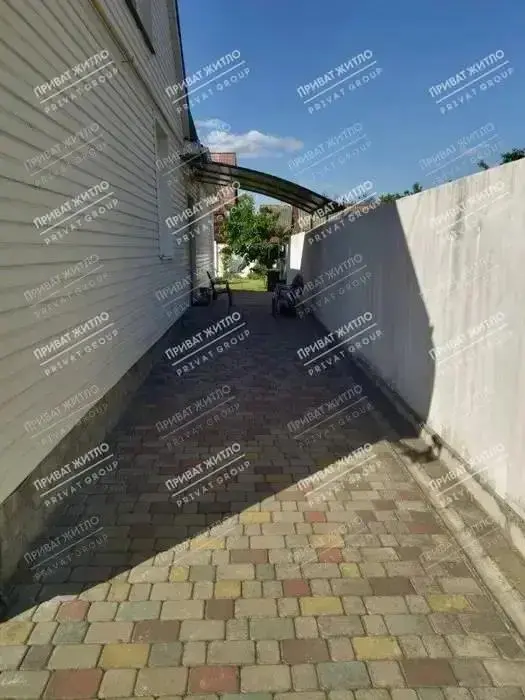 Будинок — Лісок