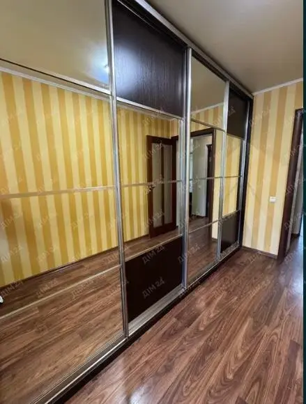 Квартира · 3 кімнати — Поділ