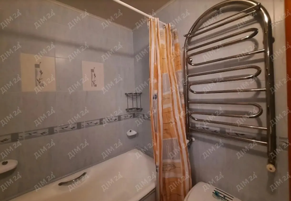 Квартира · 3 кімнати — Левада
